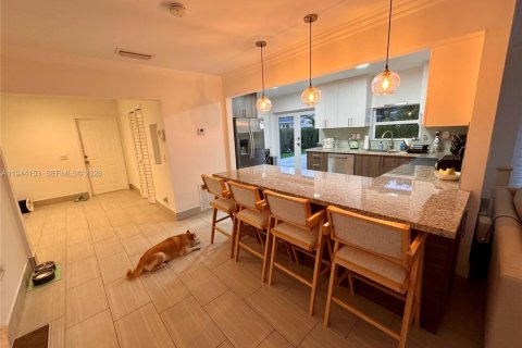 House in Miami, Florida 3 bedrooms, 151.52 sq.m. № 2000897 - photo 8