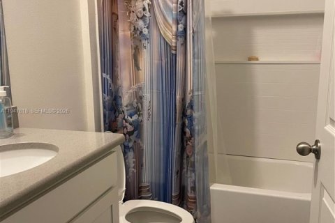 Casa en alquiler en Port St. Lucie, Florida, 3 dormitorios, 151.71 m2 № 2003958 - foto 2