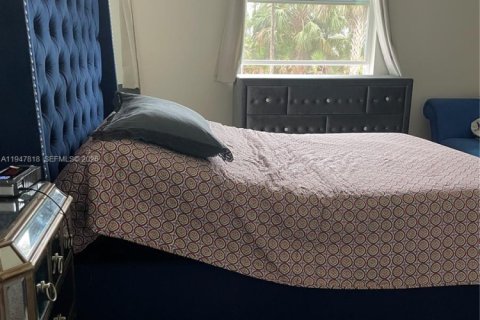 Casa en alquiler en Port St. Lucie, Florida, 3 dormitorios, 151.71 m2 № 2003958 - foto 7