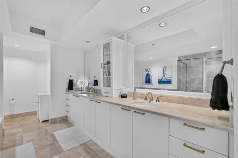 Condo in Holly Hill, Florida, 2 bedrooms  № 2374112 - photo 21