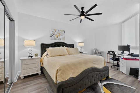 Condo in Holly Hill, Florida, 2 bedrooms  № 2374112 - photo 24