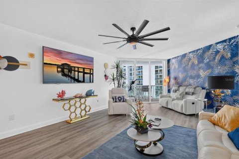Condo in Holly Hill, Florida, 2 bedrooms  № 2374112 - photo 10