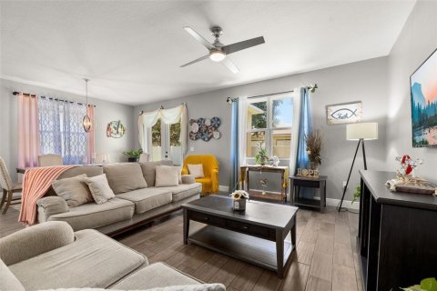 Casa en venta en Davenport, Florida, 4 dormitorios, 191.19 m2 № 2231907 - foto 12