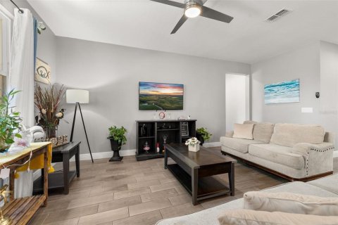Casa en venta en Davenport, Florida, 4 dormitorios, 191.19 m2 № 2231907 - foto 13