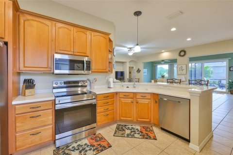 House in Sun City Center, Florida 2 bedrooms, 164.9 sq.m. № 1903759 - photo 16
