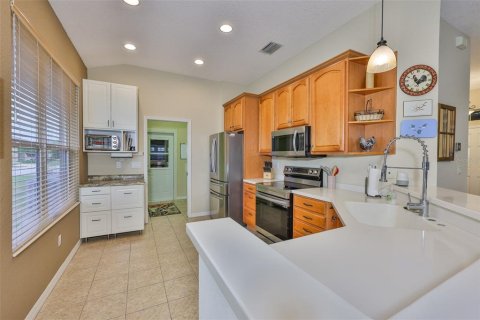 House in Sun City Center, Florida 2 bedrooms, 164.9 sq.m. № 1903759 - photo 13