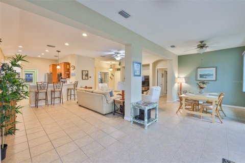 Casa en venta en Sun City Center, Florida, 2 dormitorios, 164.9 m2 № 1903759 - foto 9