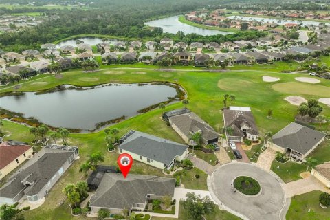 House in Sun City Center, Florida 2 bedrooms, 164.9 sq.m. № 1903759 - photo 2