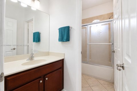 Villa ou maison à vendre à Miami, Floride: 4 chambres, 214.14 m2 № 2087075 - photo 20