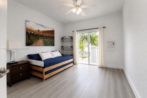 Villa ou maison à vendre à Miami, Floride: 4 chambres, 214.14 m2 № 2087075 - photo 18