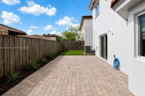 Villa ou maison à vendre à Miami, Floride: 4 chambres, 214.14 m2 № 2087075 - photo 24