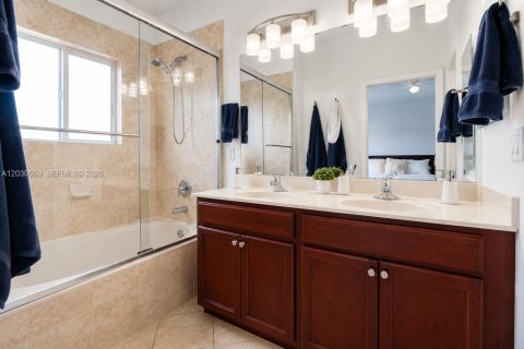 Villa ou maison à vendre à Miami, Floride: 4 chambres, 214.14 m2 № 2087075 - photo 16