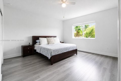 Villa ou maison à vendre à Miami, Floride: 4 chambres, 214.14 m2 № 2087075 - photo 15