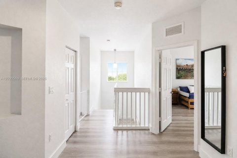 Villa ou maison à vendre à Miami, Floride: 4 chambres, 214.14 m2 № 2087075 - photo 12