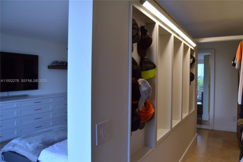 Снять в аренду кондоминиум в Майами, Флорида 2 спальни, 205.78м2, № 1990631 - фото 30