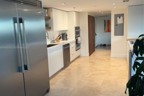 Снять в аренду кондоминиум в Майами, Флорида 2 спальни, 205.78м2, № 1990631 - фото 7