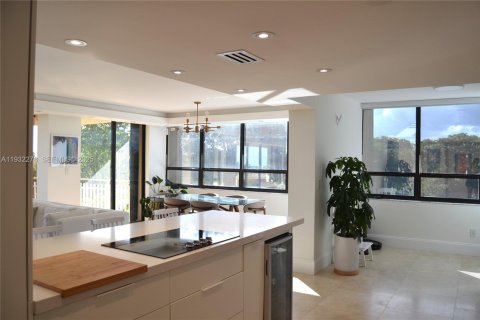 Снять в аренду кондоминиум в Майами, Флорида 2 спальни, 205.78м2, № 1990631 - фото 8