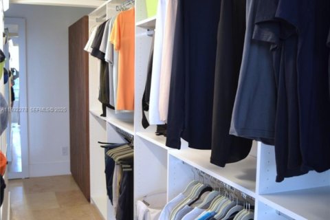 Снять в аренду кондоминиум в Майами, Флорида 2 спальни, 205.78м2, № 1990631 - фото 28