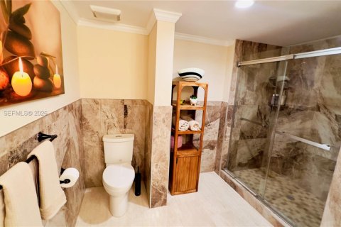 Condo in Sunny Isles Beach, Florida, 2 bedrooms  № 2061020 - photo 30