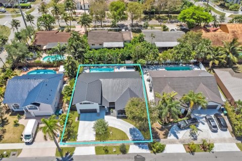 House in Palmetto Bay, Florida 4 bedrooms, 215.53 sq.m. № 1862961 - photo 27