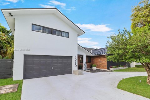 House in Palmetto Bay, Florida 4 bedrooms, 215.53 sq.m. № 1862961 - photo 30