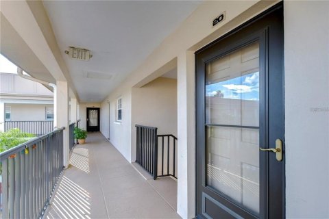 Condominio en alquiler en Largo, Florida, 2 dormitorios, 112.88 m2 № 1840381 - foto 2