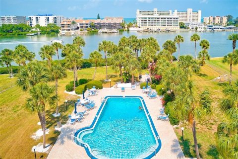 Condominio en alquiler en Largo, Florida, 2 dormitorios, 112.88 m2 № 1840381 - foto 18
