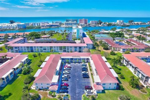 Condominio en alquiler en Largo, Florida, 2 dormitorios, 112.88 m2 № 1840381 - foto 1