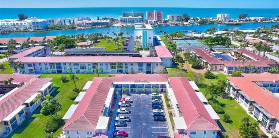 Condo à Largo, Floride, 2 chambres № 1840381