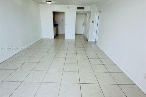 Copropriété à louer à North Miami, Floride: 1 chambre, 74.88 m2 № 1927197 - photo 14