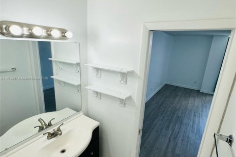 Copropriété à louer à North Miami, Floride: 1 chambre, 74.88 m2 № 1927197 - photo 8