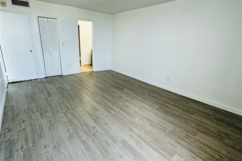 Copropriété à louer à North Miami, Floride: 1 chambre, 74.88 m2 № 1927197 - photo 5