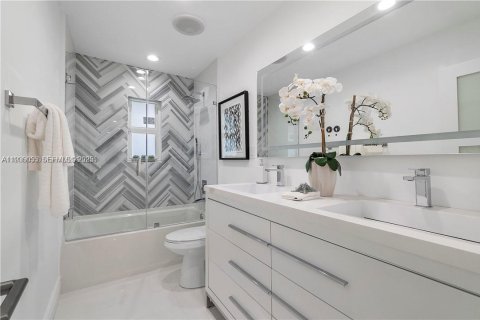 Casa en venta en Plantation, Florida, 5 dormitorios № 1993214 - foto 22