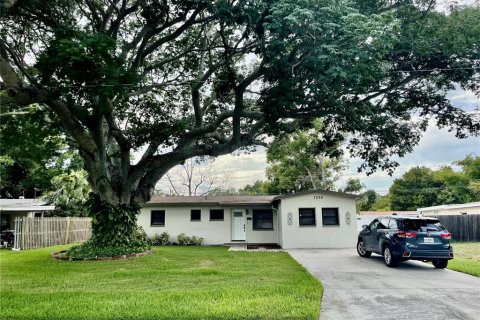 House in Saint Petersburg, Florida 3 bedrooms, 117.8 sq.m. № 1813191 - photo 2