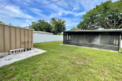 House in Saint Petersburg, Florida 3 bedrooms, 117.8 sq.m. № 1813191 - photo 30