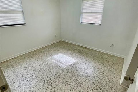 House in Saint Petersburg, Florida 3 bedrooms, 117.8 sq.m. № 1813191 - photo 19