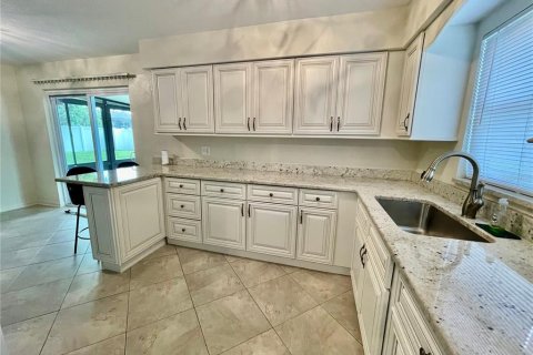 House in Saint Petersburg, Florida 3 bedrooms, 117.8 sq.m. № 1813191 - photo 12