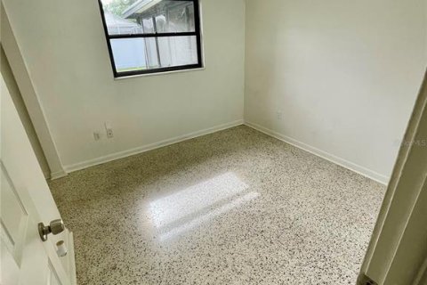 House in Saint Petersburg, Florida 3 bedrooms, 117.8 sq.m. № 1813191 - photo 18