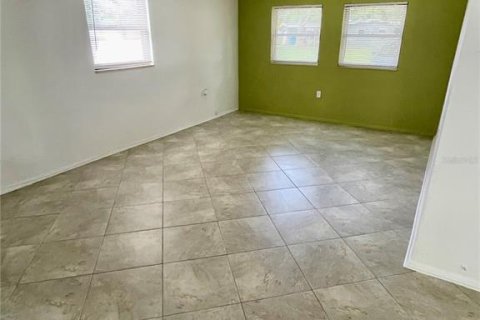 House in Saint Petersburg, Florida 3 bedrooms, 117.8 sq.m. № 1813191 - photo 5