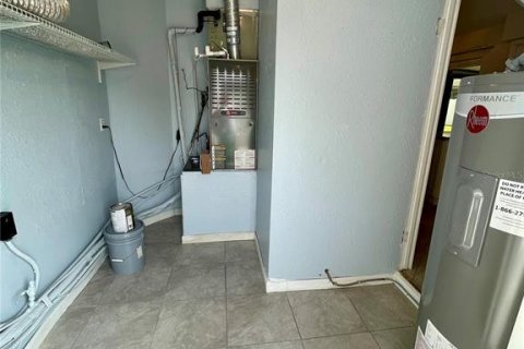House in Saint Petersburg, Florida 3 bedrooms, 117.8 sq.m. № 1813191 - photo 11