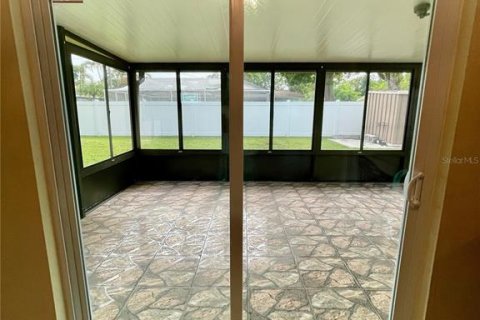 House in Saint Petersburg, Florida 3 bedrooms, 117.8 sq.m. № 1813191 - photo 14