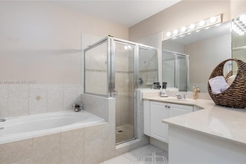 Adosado en venta en Miramar, Florida, 4 dormitorios, 180.14 m2 № 1731036 - foto 21