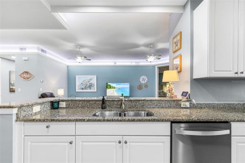 Condo in Punta Gorda, Florida, 2 bedrooms  № 2166605 - photo 11