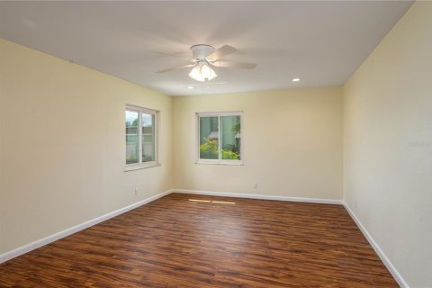 House in Winter Haven, Florida 3 bedrooms, 187.11 sq.m. № 1808691 - photo 21