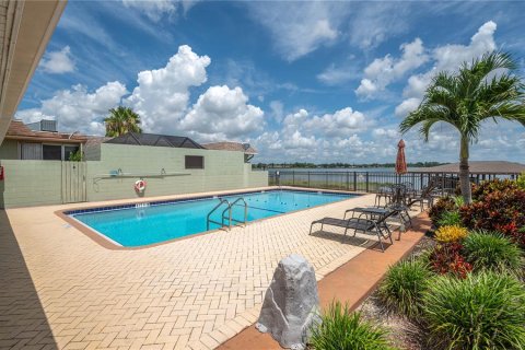 House in Winter Haven, Florida 3 bedrooms, 187.11 sq.m. № 1808691 - photo 25
