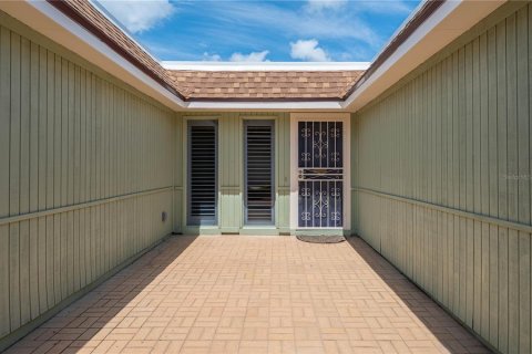 House in Winter Haven, Florida 3 bedrooms, 187.11 sq.m. № 1808691 - photo 23