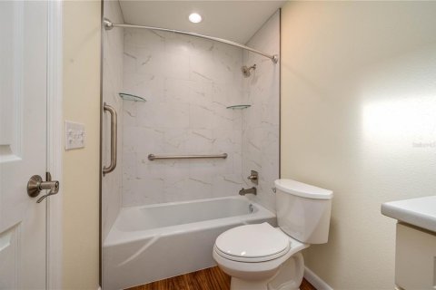 House in Winter Haven, Florida 3 bedrooms, 187.11 sq.m. № 1808691 - photo 20