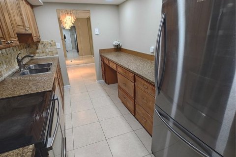 Condo in Lauderhill, Florida, 2 bedrooms  № 1890108 - photo 25