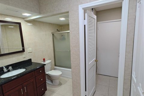 Condo in Lauderhill, Florida, 2 bedrooms  № 1890108 - photo 15