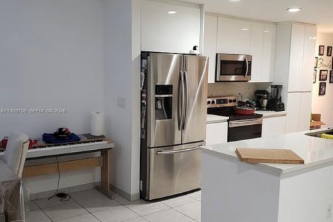 Adosado en venta en Hollywood, Florida, 4 dormitorios, 155.15 m2 № 2066933 - foto 2